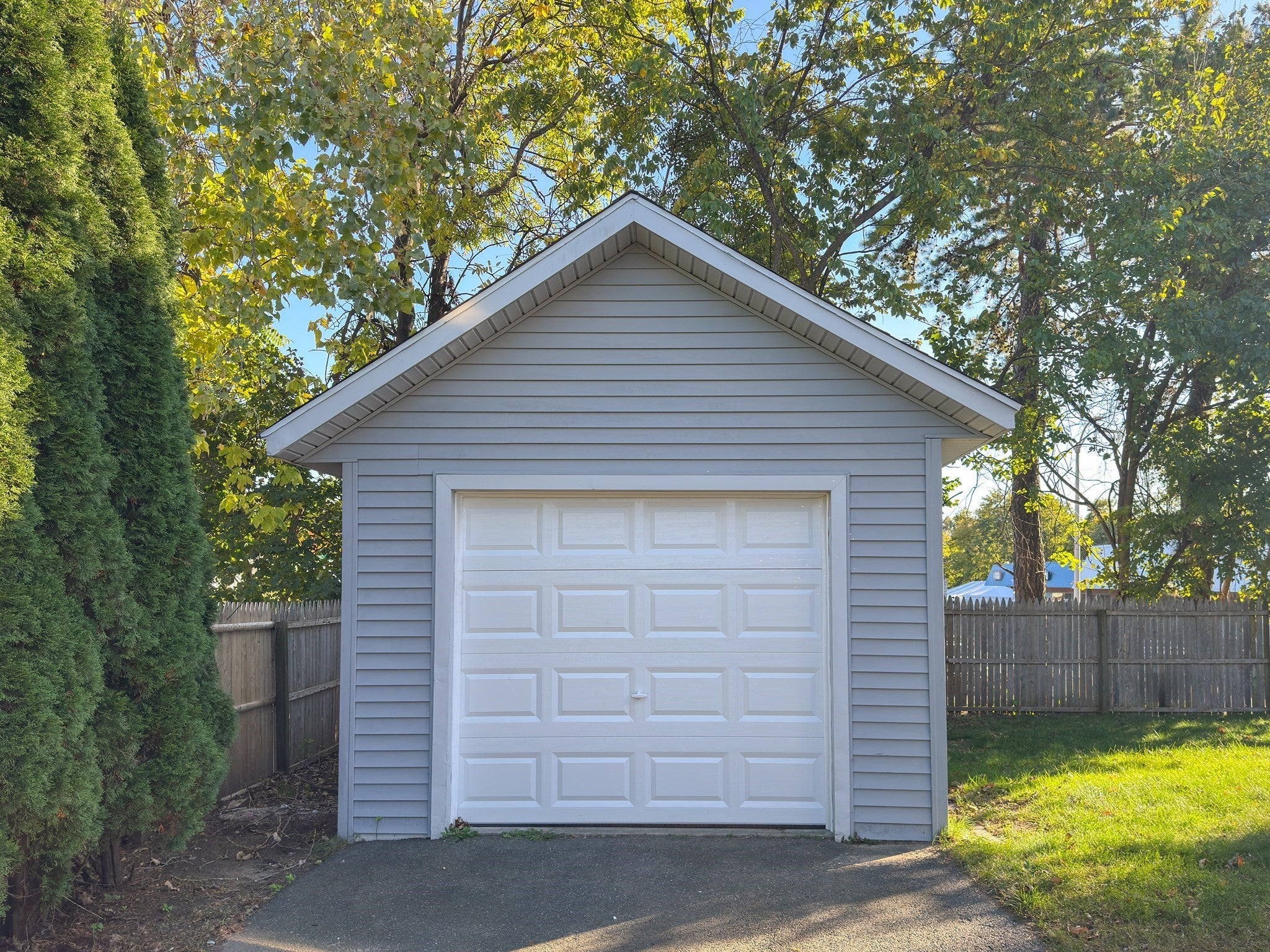 19 Agnes St