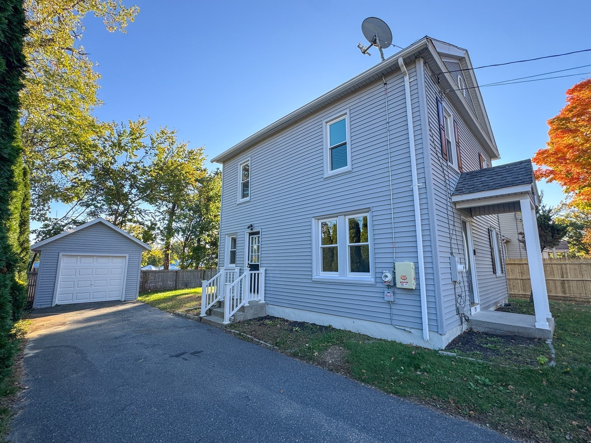 19 Agnes St