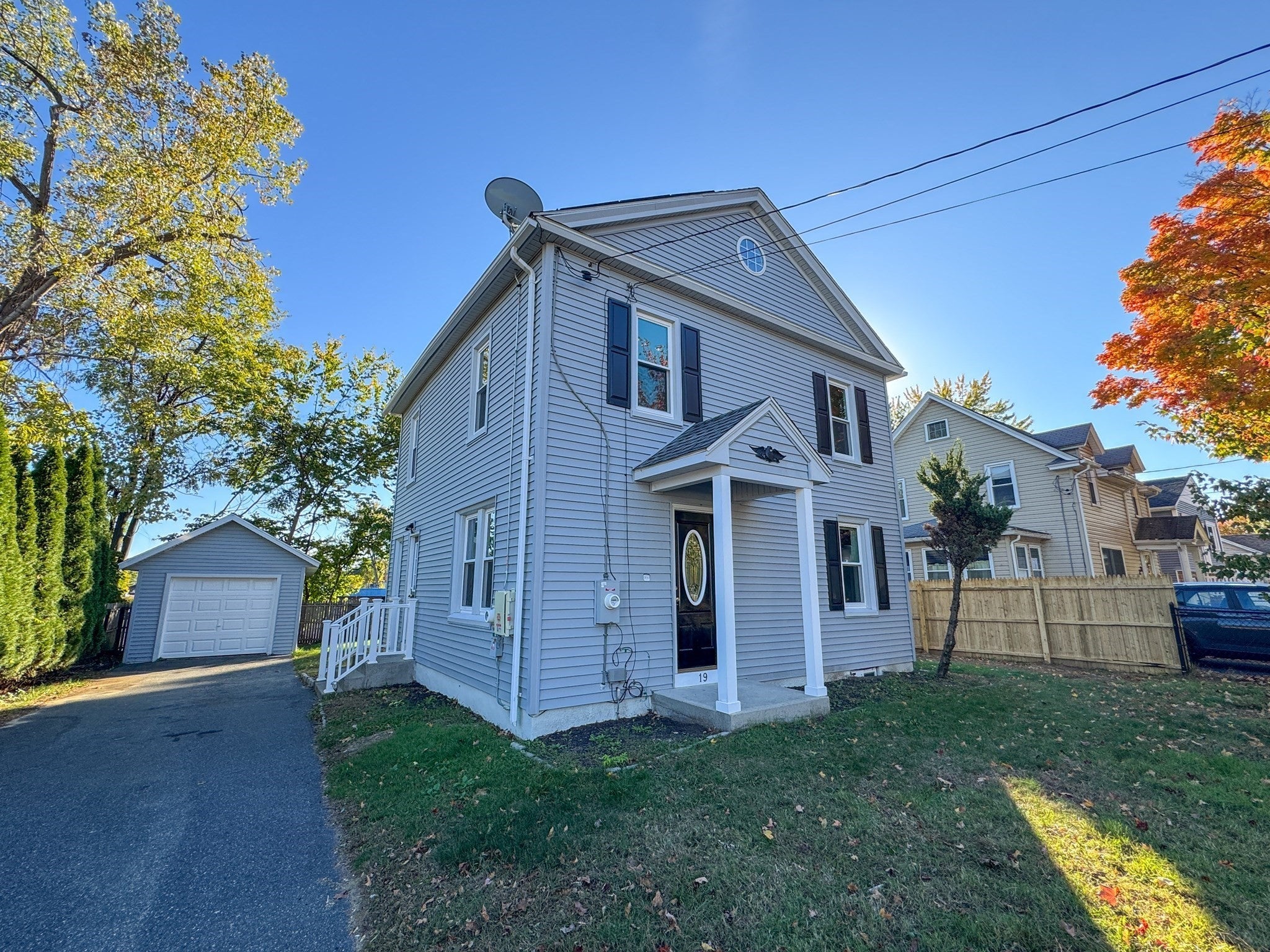 19 Agnes St