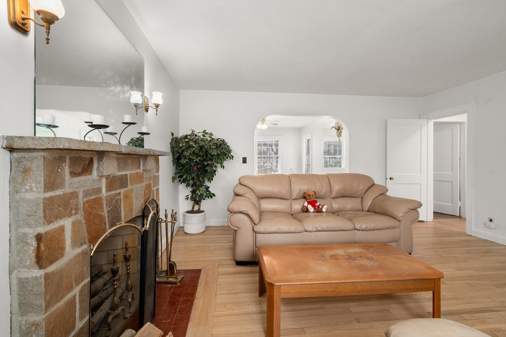 23 Winnifred Rd, Brockton, MA Photo #7