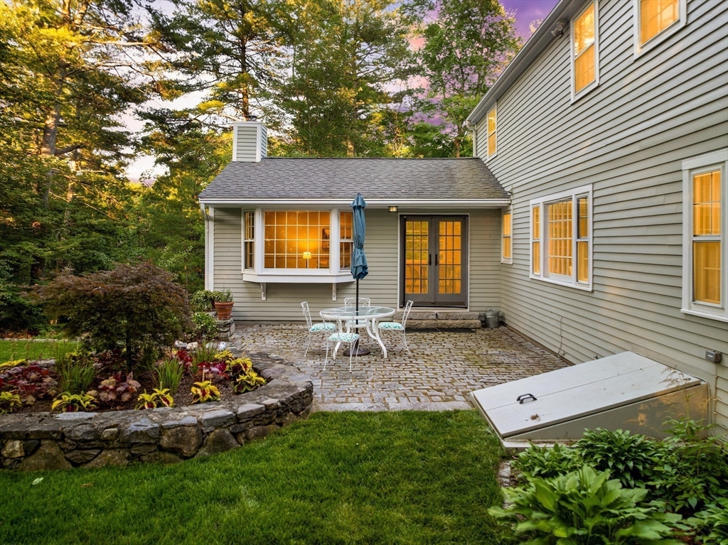 18 Isaac Davis Rd