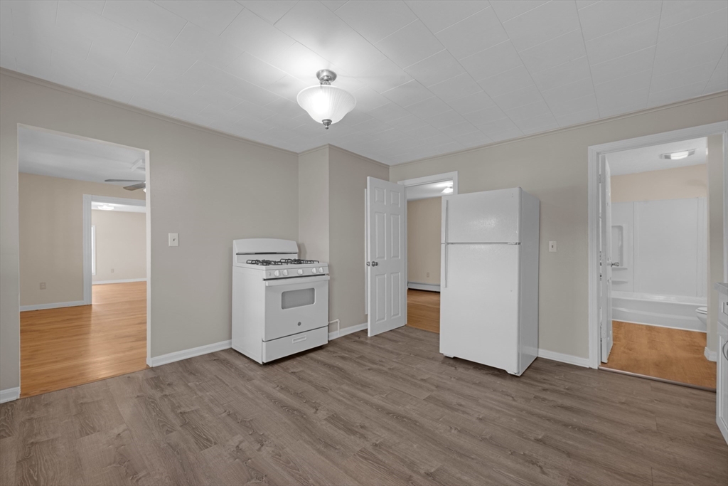 21 Pleasant St 25
