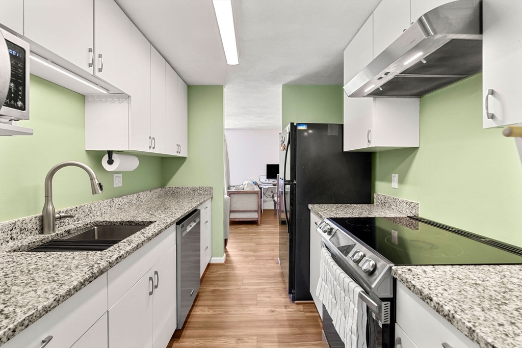 147 Patrick Rd #147, Tewksbury, MA Photo #8