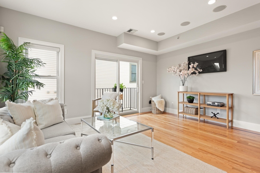 178 W 4th St 4A