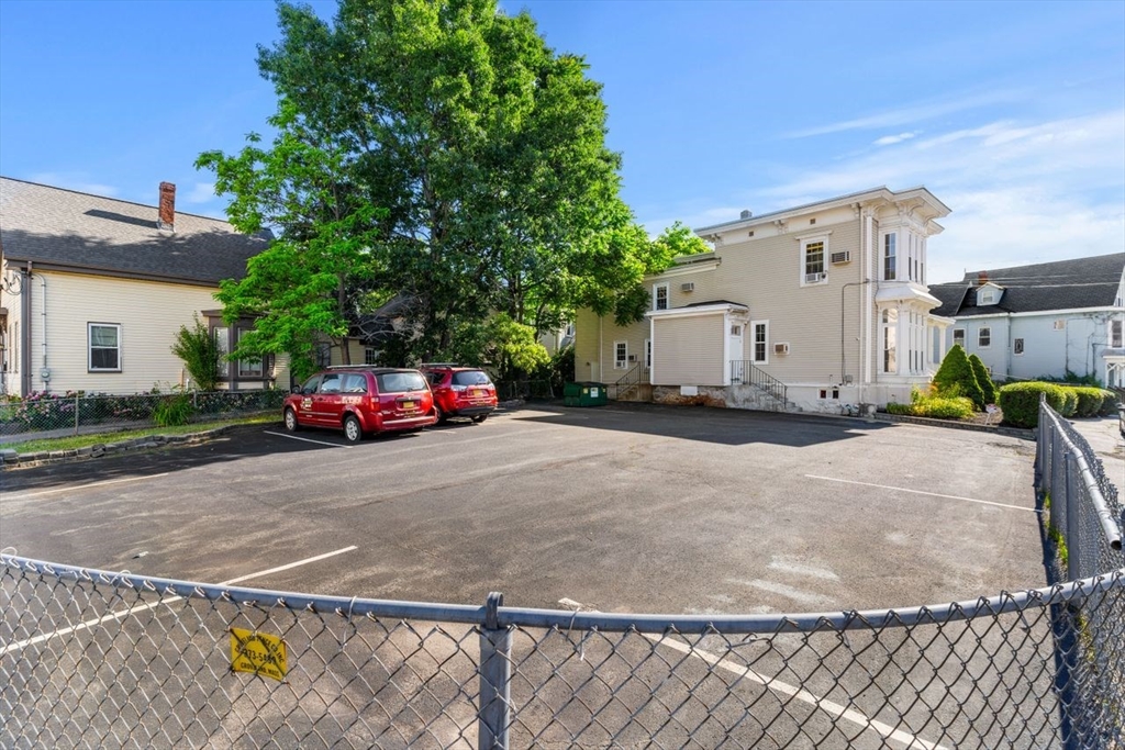 7 William St