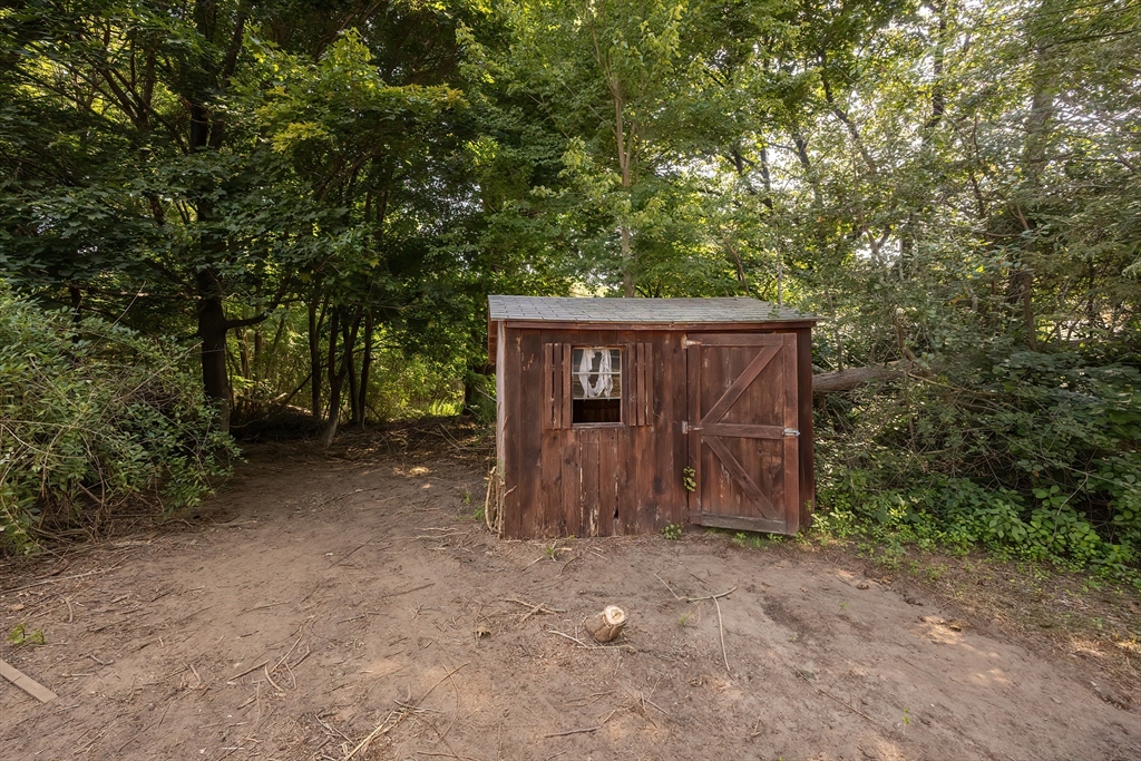 25 Geordan Ave
