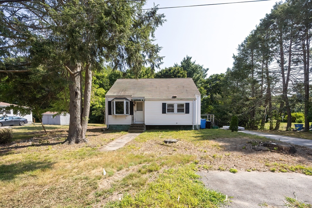 Wrentham, Massachusetts 02093, United States, 2 Bedrooms Bedrooms, ,1 BathroomBathrooms,Residential,Contingent,189814