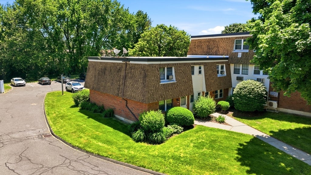 80 Damon Rd 8111