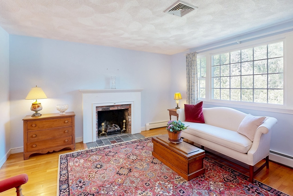 3 Spring Valley Rd
