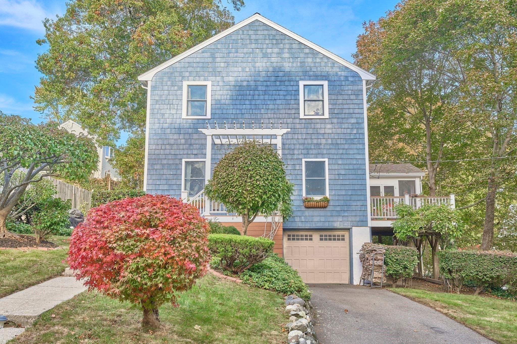 9 Sutherland Rd