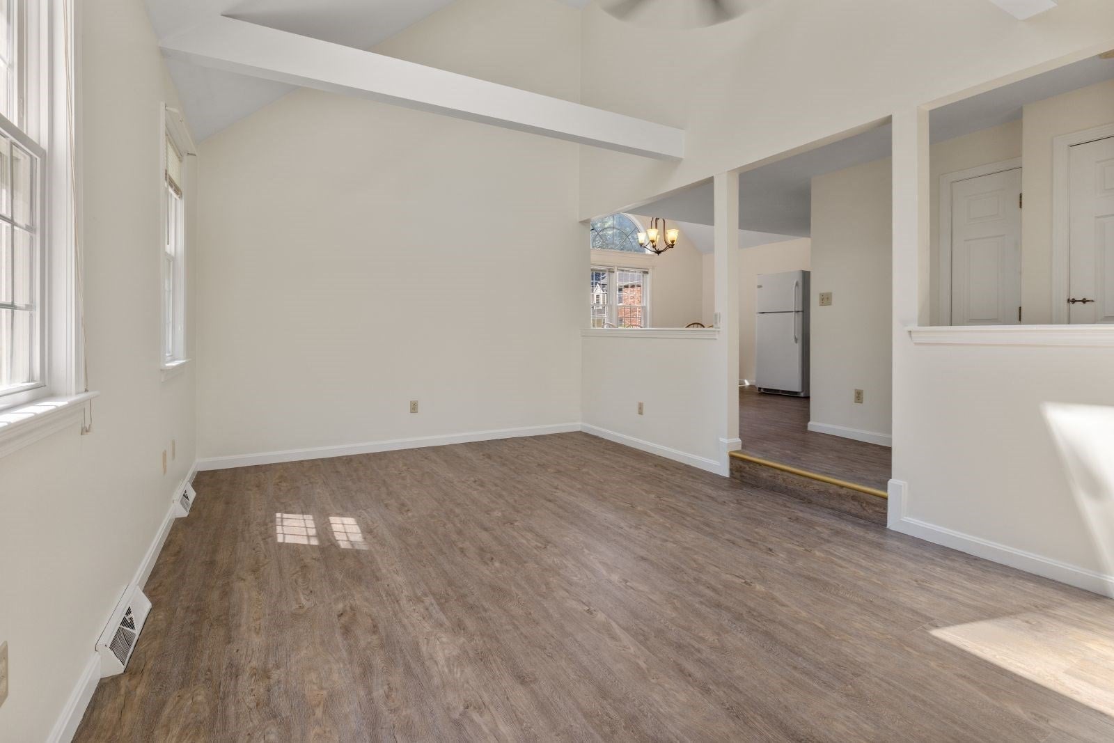 547 Washington St C10