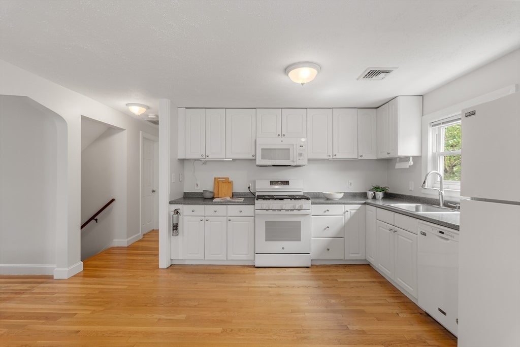 11-13 Cross Street #13, Belmont, MA, 11-13 Cross Street #13, Belmont, MA Photo #10
