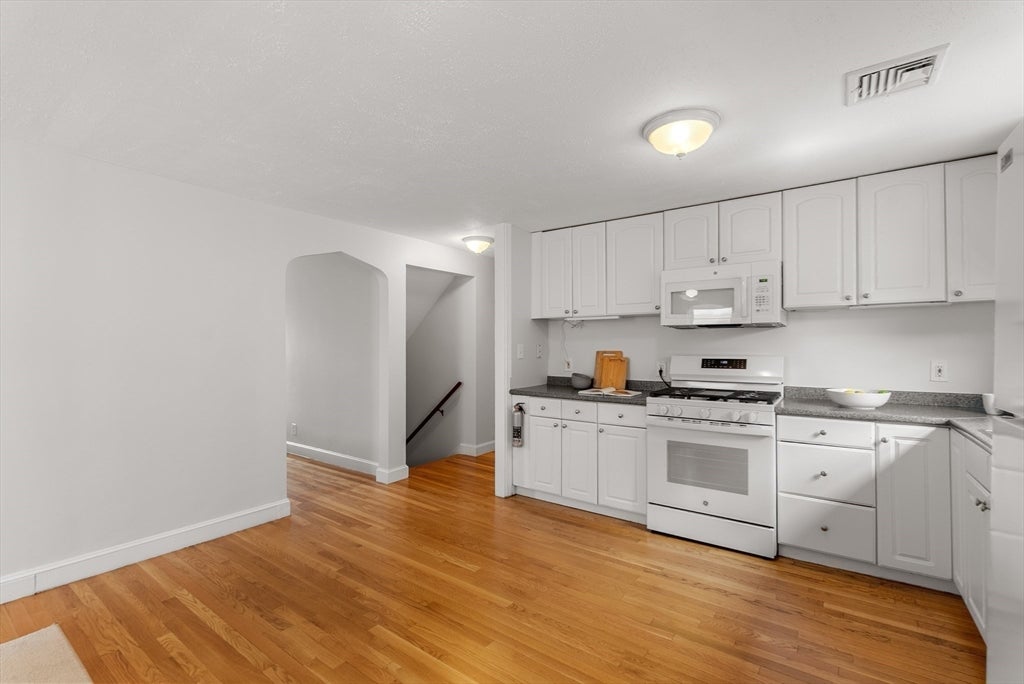 11-13 Cross Street #13, Belmont, MA, 11-13 Cross Street #13, Belmont, MA Photo #9