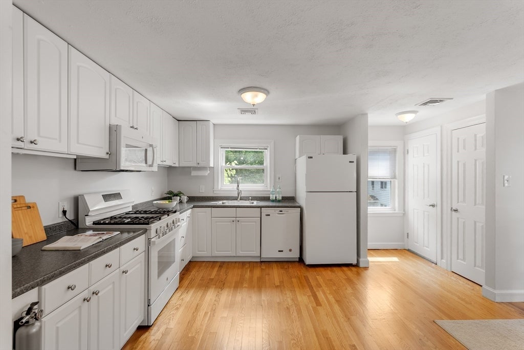 11-13 Cross Street #13, Belmont, MA, 11-13 Cross Street #13, Belmont, MA Photo #8