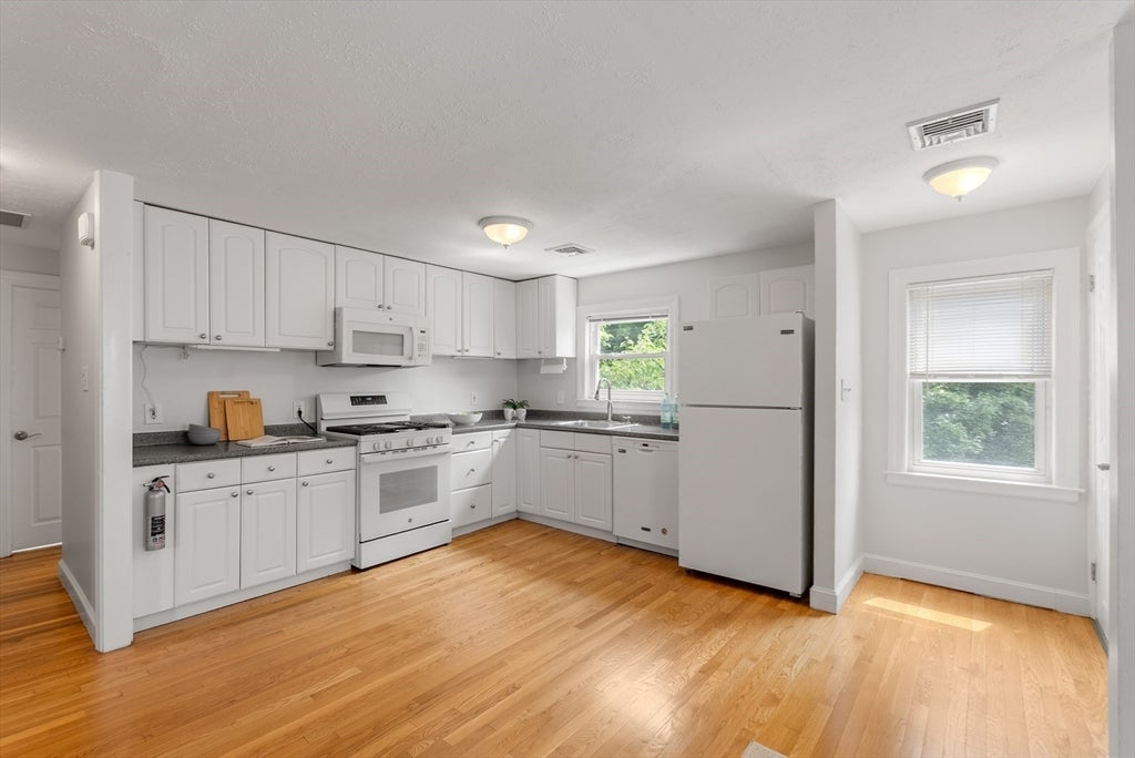 11-13 Cross Street #13, Belmont, MA, 11-13 Cross Street #13, Belmont, MA Photo #7