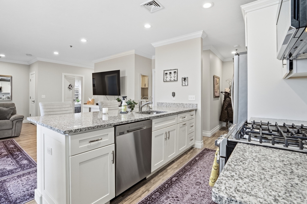 181 S Franklin St 206