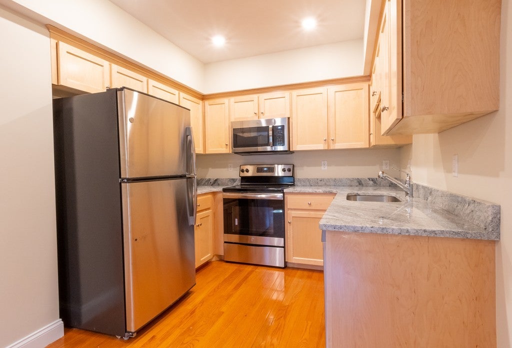 80 North Meadows Road #206, Medfield, MA, 80 North Meadows Road #206, Medfield, MA Photo #3