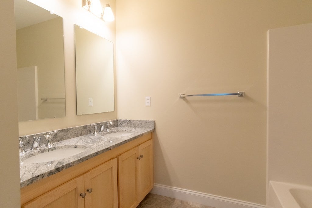 80 North Meadows Road #206, Medfield, MA, 80 North Meadows Road #206, Medfield, MA Photo #6