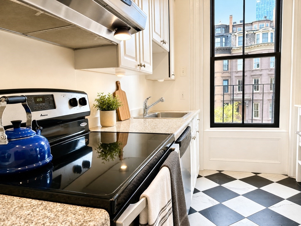 524 Columbus Ave 3