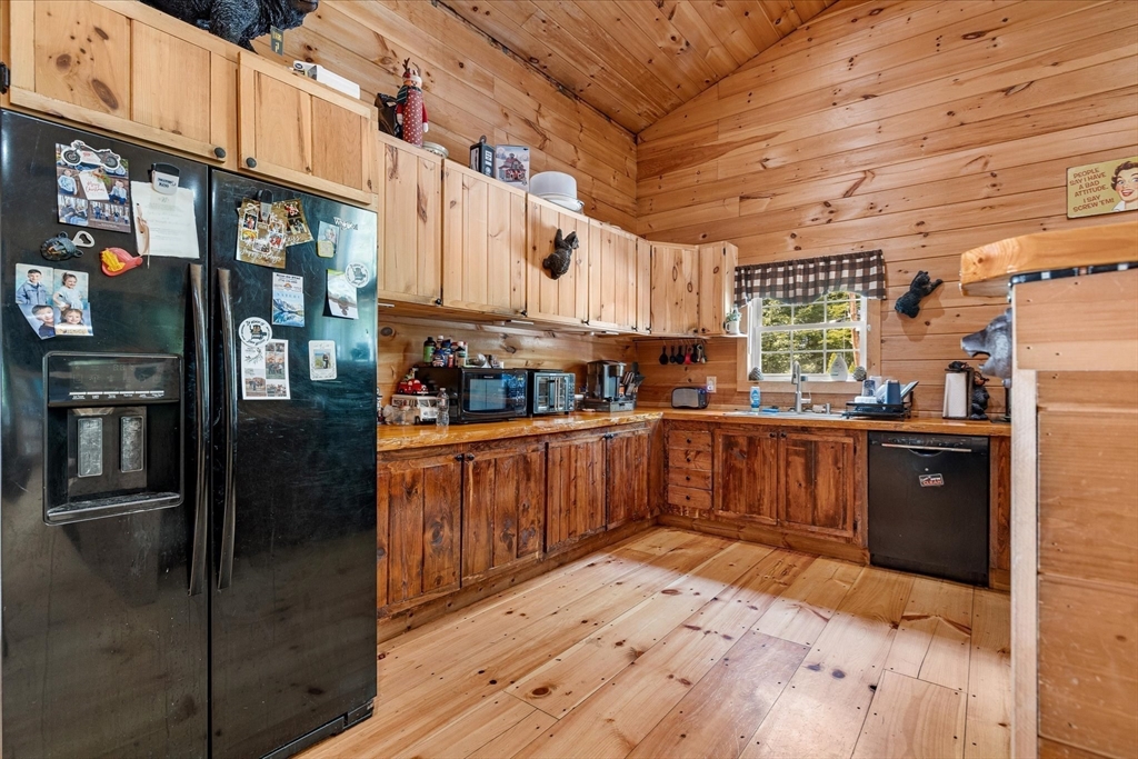 8 Oakwood Rd