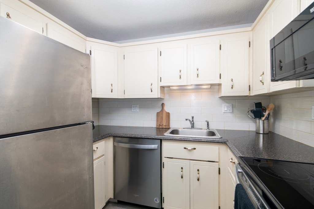 108 Norton Avenue 4