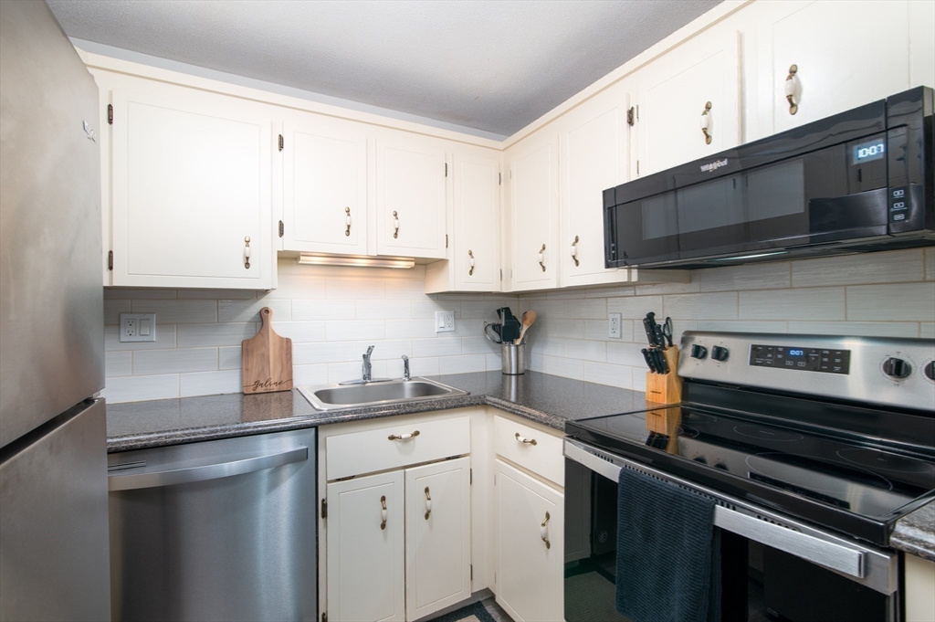 108 Norton Avenue 4