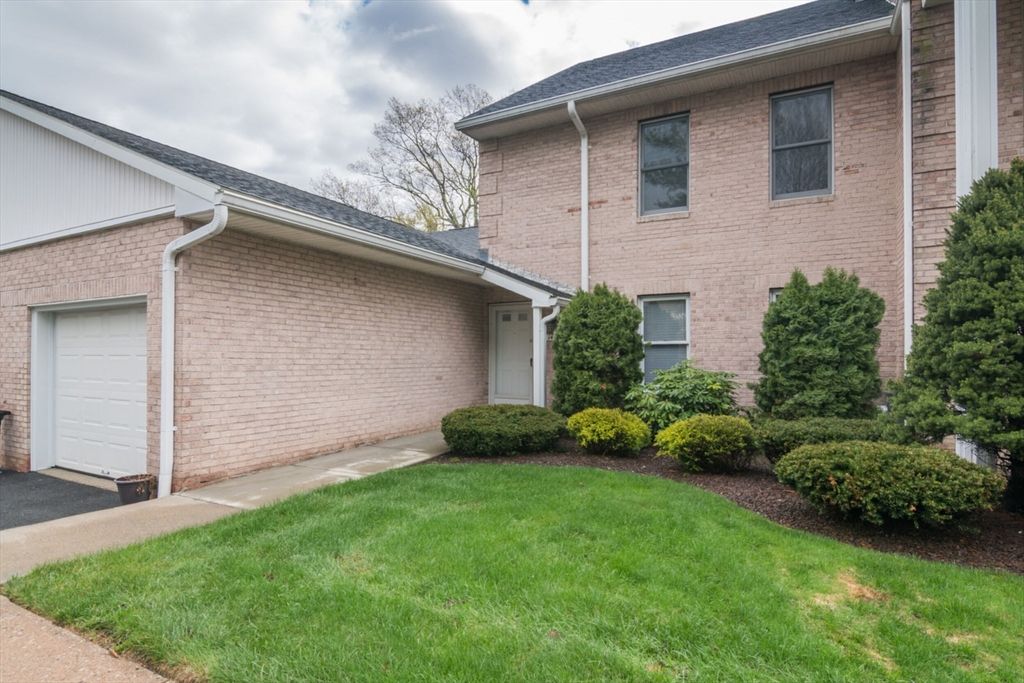 Photo of 14 B Castle Hill Rd #14B, Agawam, MA 01001 (MLS # 73503906)