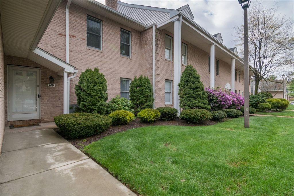 Photo of 14 B Castle Hill Rd #14B, Agawam, MA 01001 (MLS # 73503906)