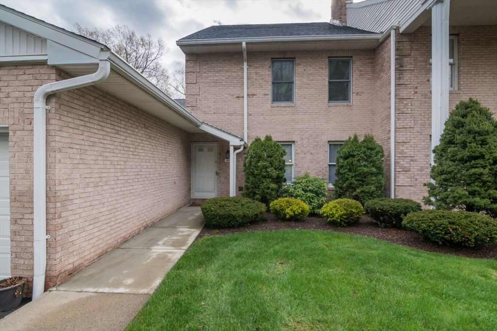 Photo of 14 B Castle Hill Rd #14B, Agawam, MA 01001 (MLS # 73503906)