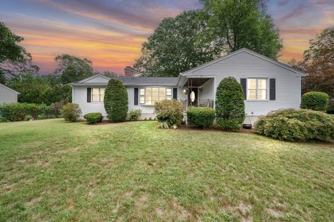 95 Albemarle Rd Longmeadow MA 01106