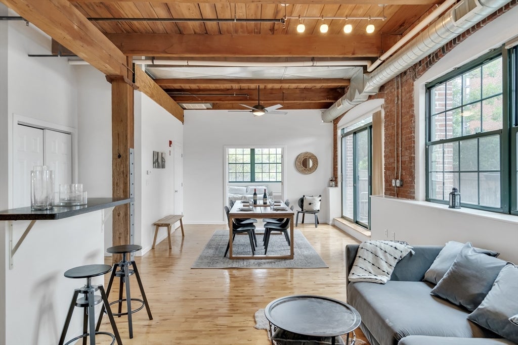 210 Broadway 106