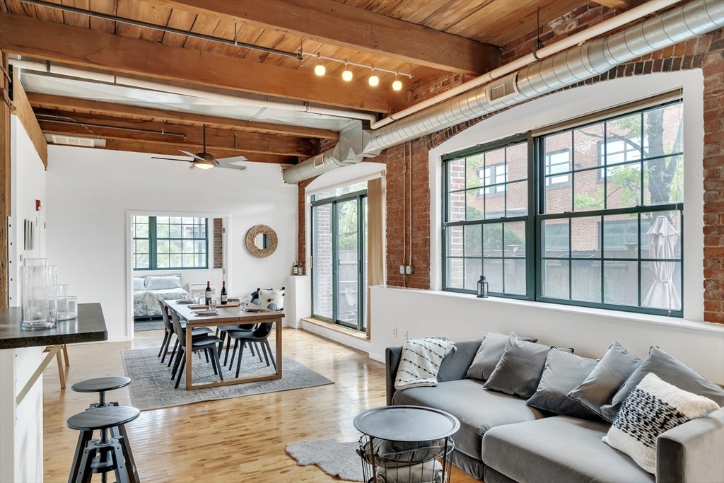 210 Broadway 106