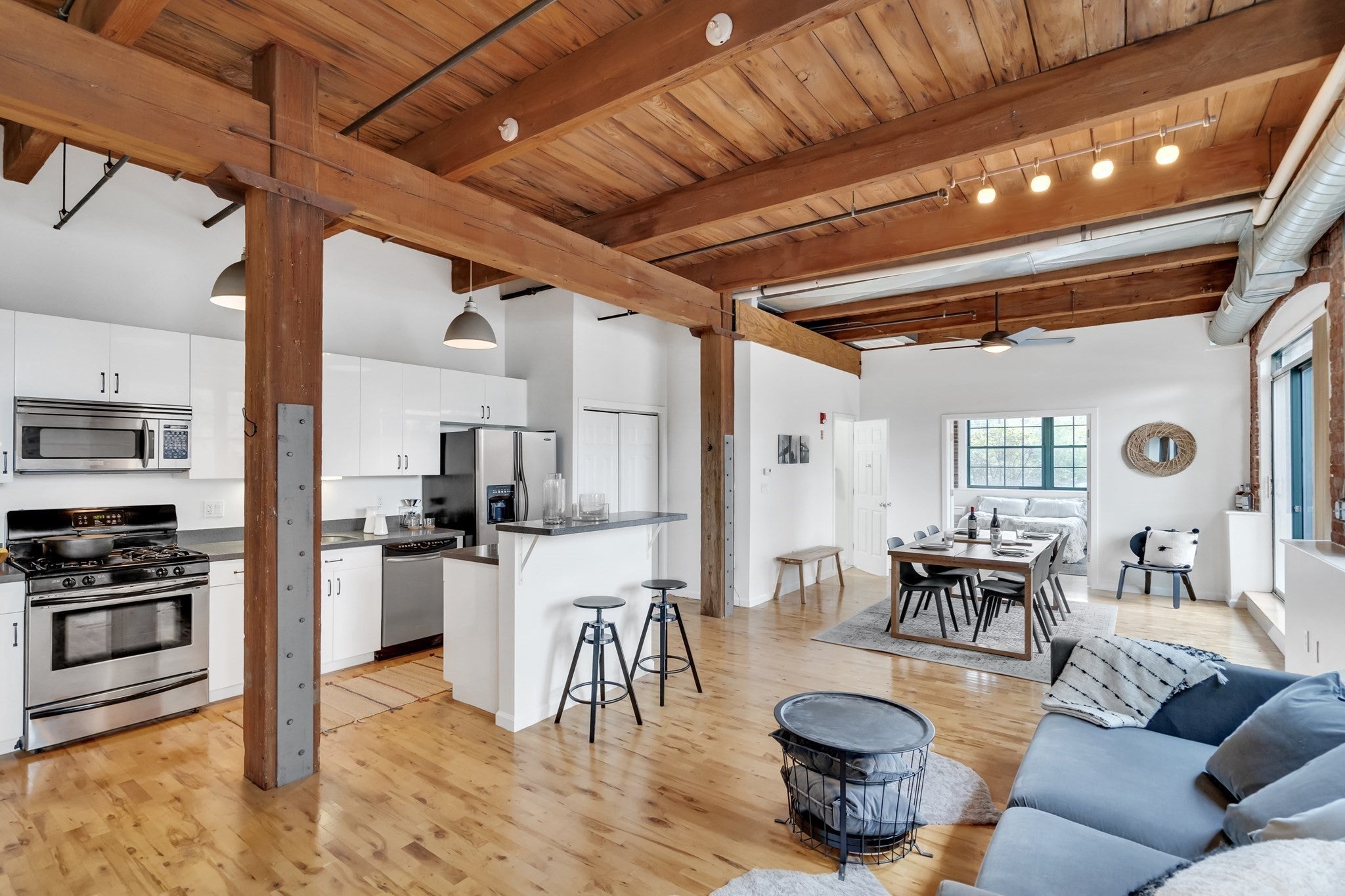 Photo of 210 Broadway, Everett, MA