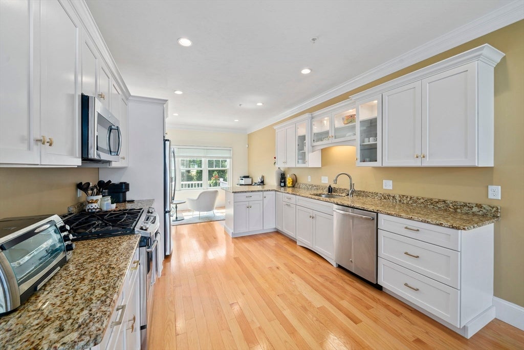 60 Robbins Road 25