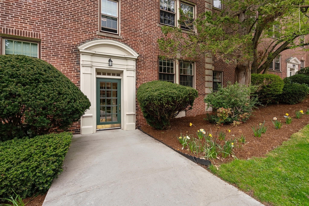 1500 Beacon St 4