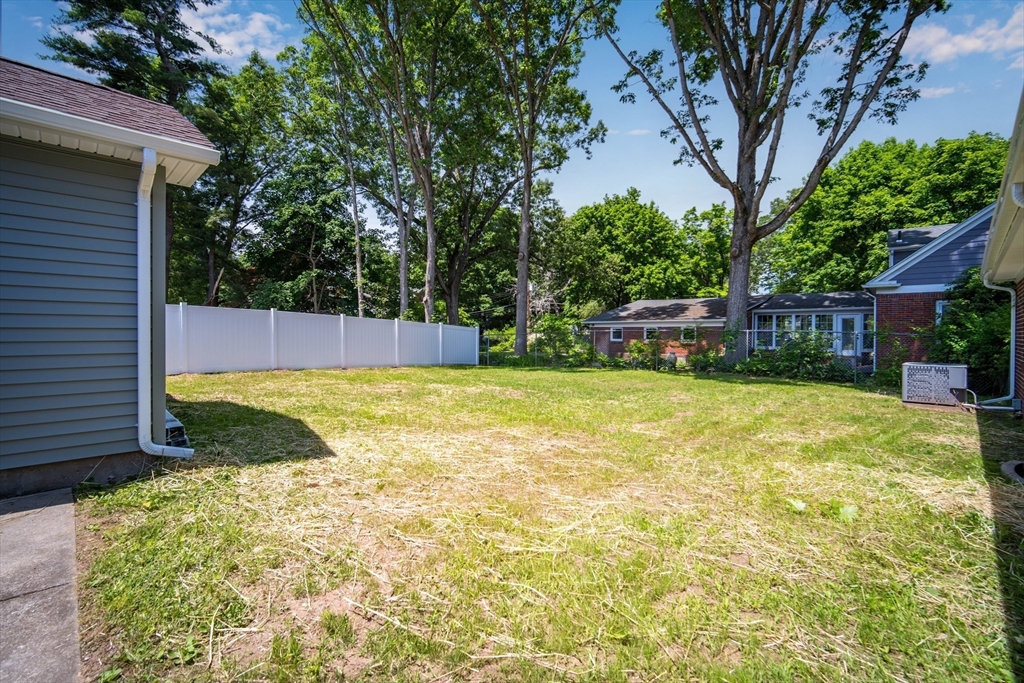 Springfield, Massachusetts 01119, United States, 5 Bedrooms Bedrooms, ,2 BathroomsBathrooms,Residential,Active,80473