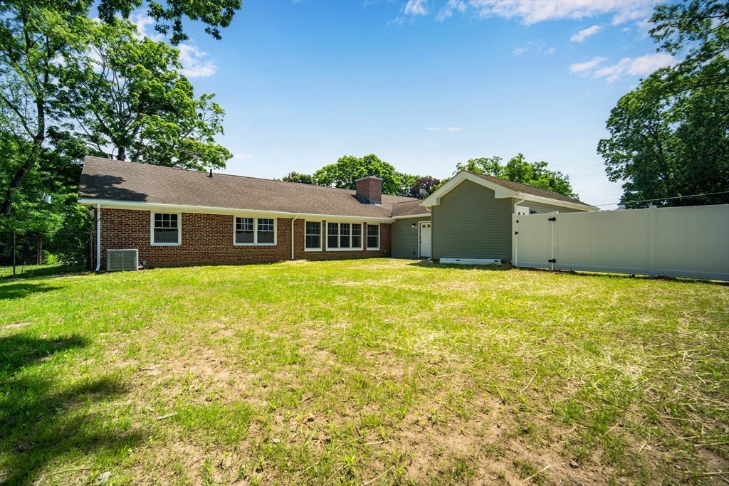 Springfield, Massachusetts 01119, United States, 5 Bedrooms Bedrooms, ,2 BathroomsBathrooms,Residential,Active,80473