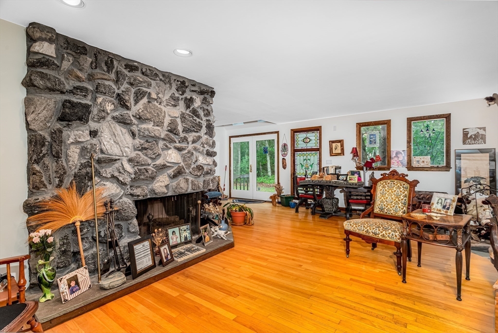 157 Wilshire Dr