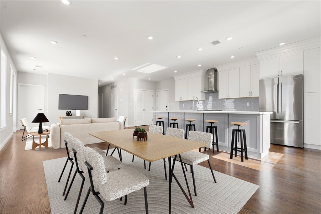 267 Old Colony 608