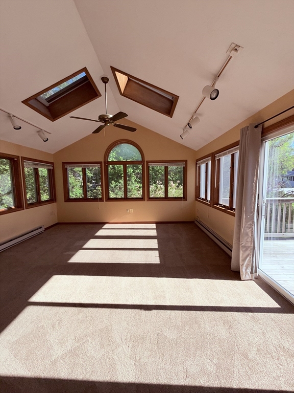2 Cricklewood Dr, Leicester, MA Photo #4
