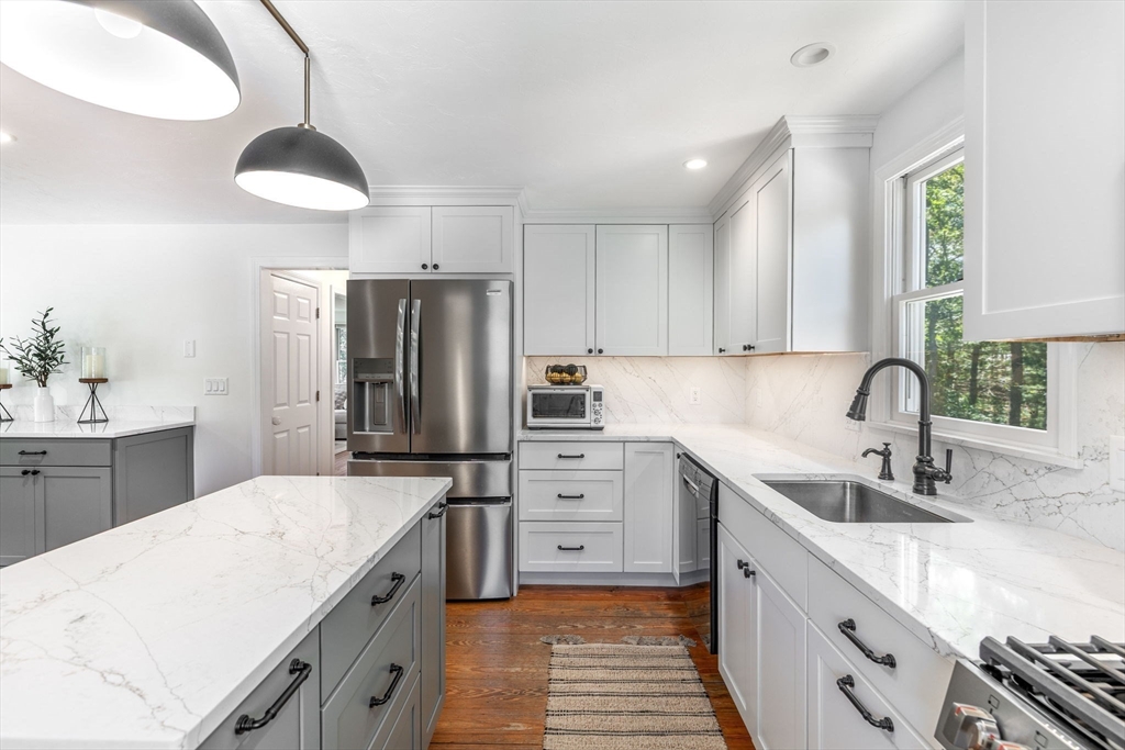 11 Deer Hollow Rd