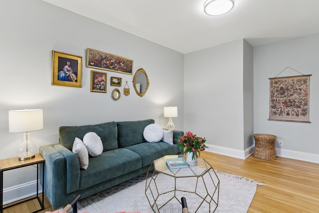 72 Strathmore Rd 10B