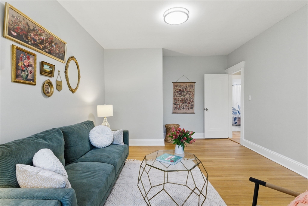 72 Strathmore Rd 10B