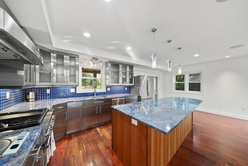 122 Parke Ave