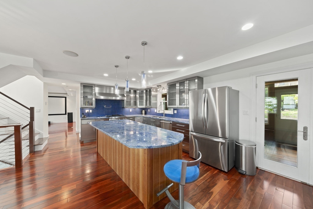 122 Parke Ave