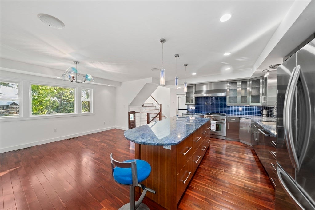 122 Parke Ave