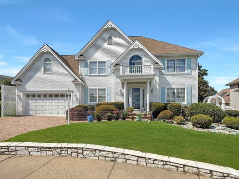 5 Blueberry Ln Stoneham MA 02180