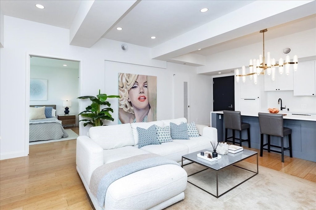141 Dorchester Av 204
