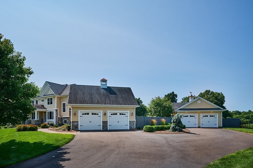 1 Nicholas Lane, Southampton, MA Photo #10