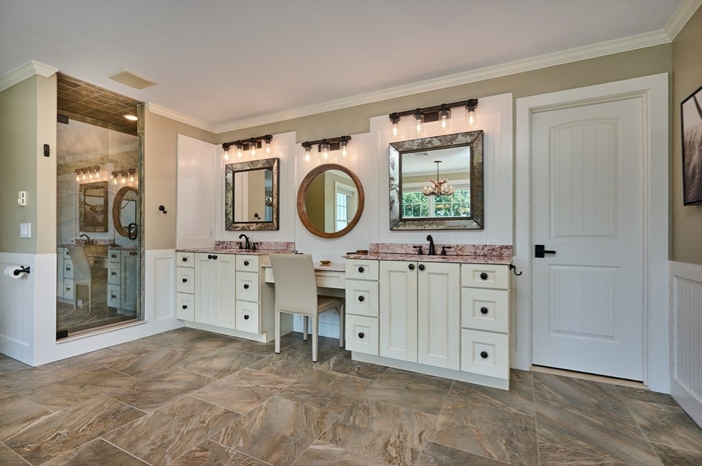 1 Nicholas Lane, Southampton, MA Photo #30